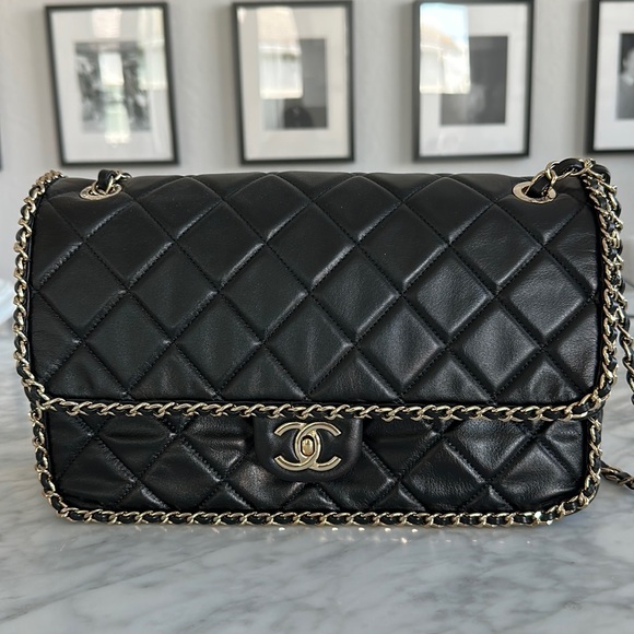 CHANEL Handbags - Chanel 2021 Chain Around Jumbo bag